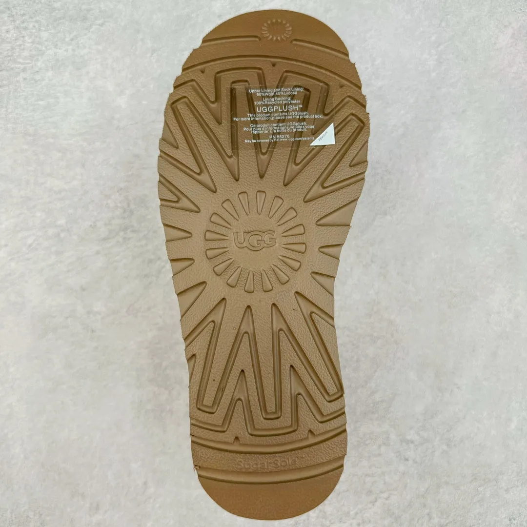 Pick up locally💰520 UGG 6222 Classic short-cut autumn and winter sheepskin and fur integrated snow boots. All shoes are made from the same factory as ZP. Longfeng A-grade Australian imported sheepskin and fur integrated men's and women's boots. Brand OEM production line. Fully follow the ZP process. OEM original pattern maker. Adhering to the principle of no original shoes and no development selection. Pay attention to every detail. The most authentic version on the market. TREADLITE "Light Wing" technology outsole. Lightweight/durable/flexible/pile size: 35 36 37 38 39 40 41 42 43 44 45 Coding: by2936070